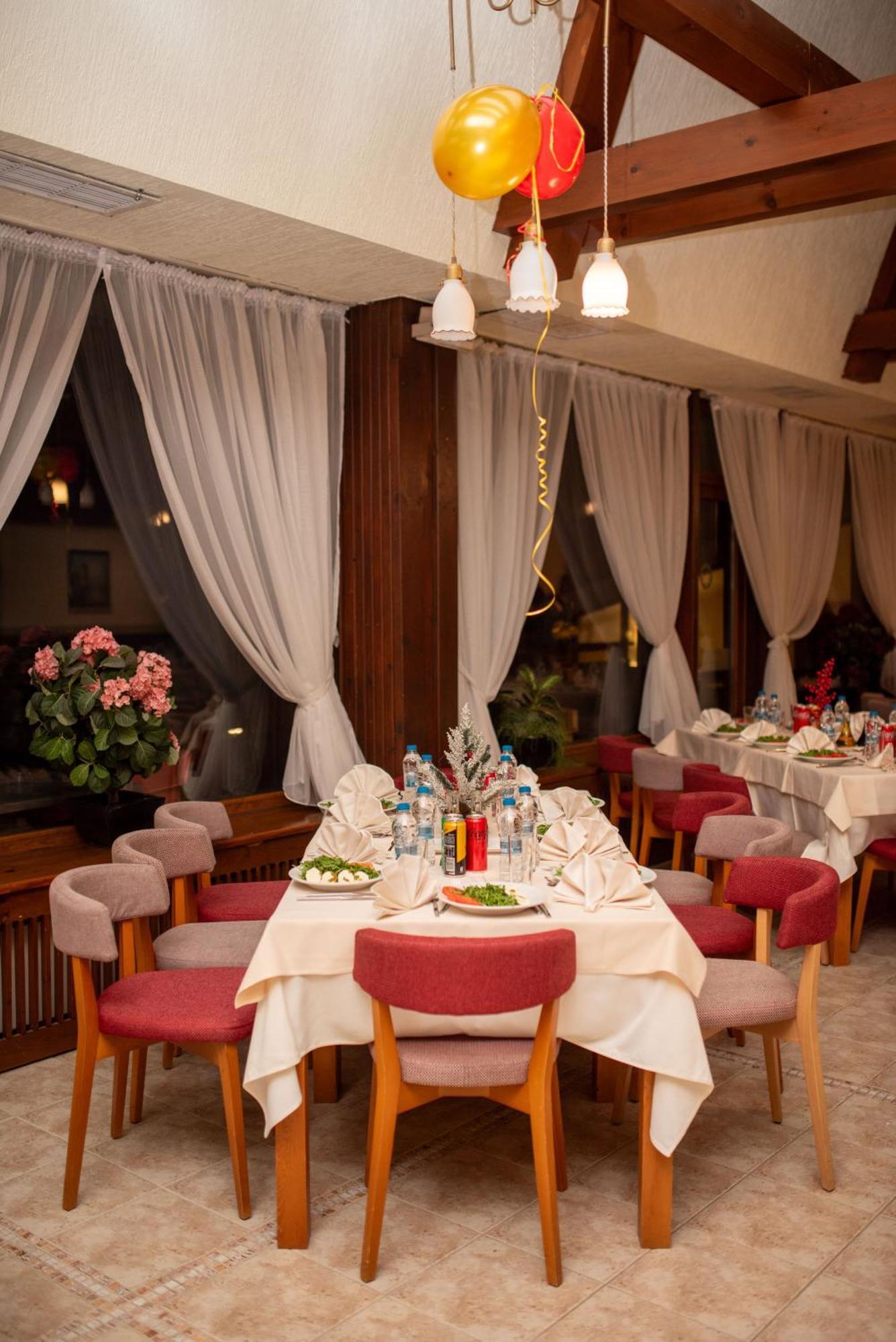 Hotel Pirin Banszko Kültér fotó